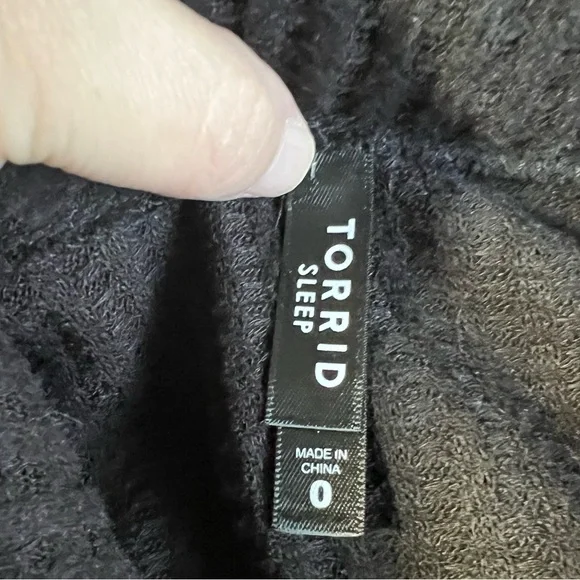 Torrid Super Soft Plush Oversized Black Shirt Sz. 0
Plus Size sleep Lounge - Picture 5 of 7